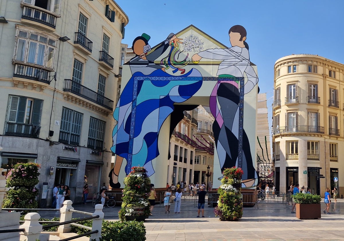 La portada que da la bienvenida a la fiesta en la calle Larios, en pleno corazón de la ciudad.