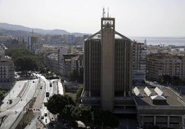 Edificio de la antigua sede de Correos, junto a la Alameda Principal de Málaga.