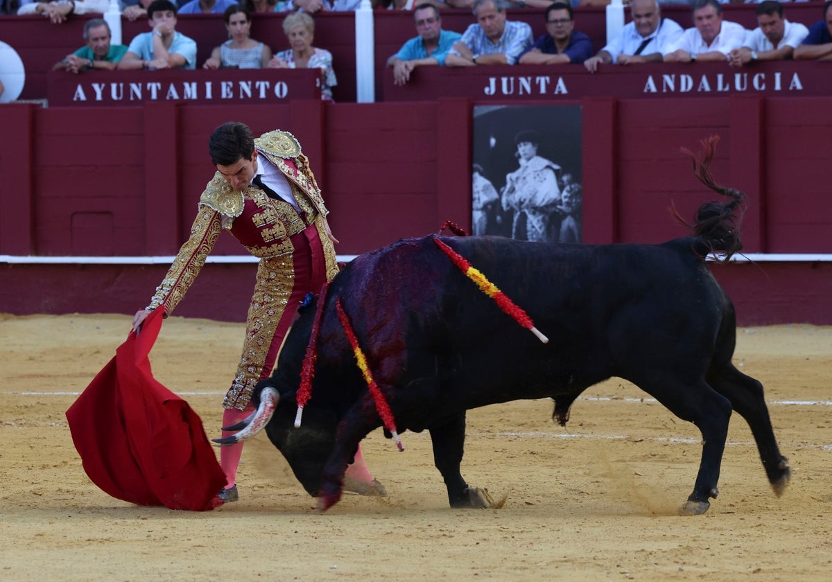 Derechazo de Orozco al tercero de la tarde.