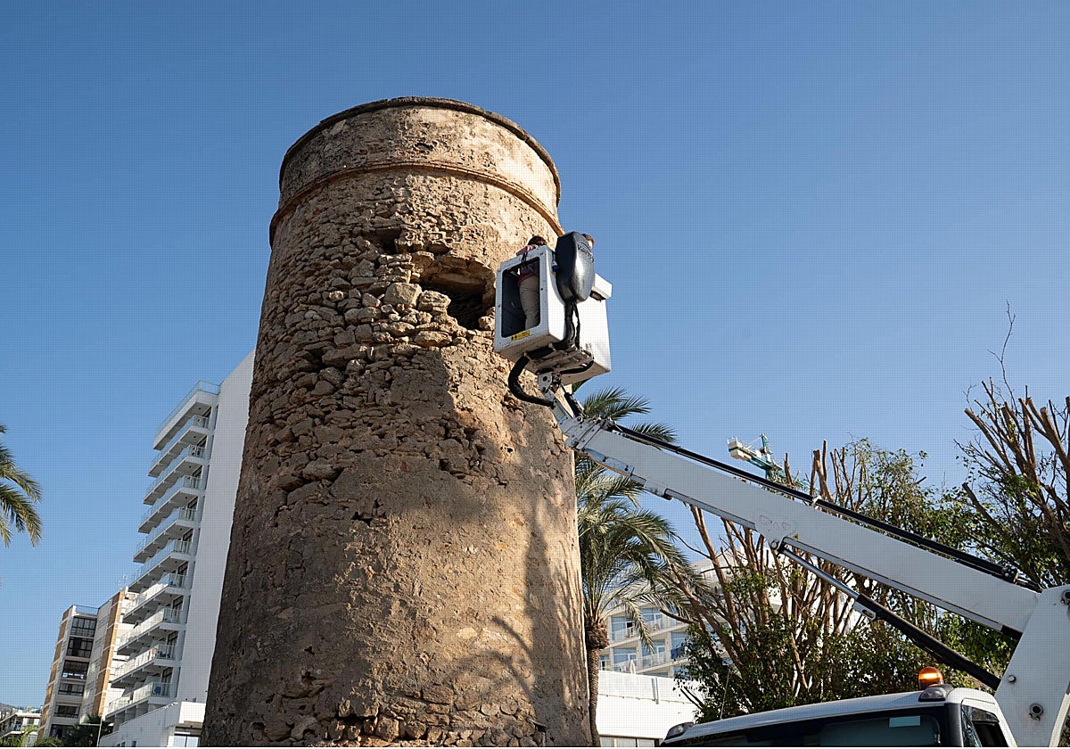 Estudios previos en la Torre Bermeja.