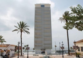 En este espacio se funden en un abrazo la playa, el puerto, el barrio de pescadores y el bulevar.