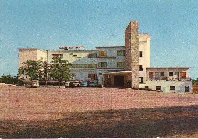 Fotografía antigua del Hotel Los Álamos, facilitada por Carlos Blanco, Cronista de Honor de Torremolinos.