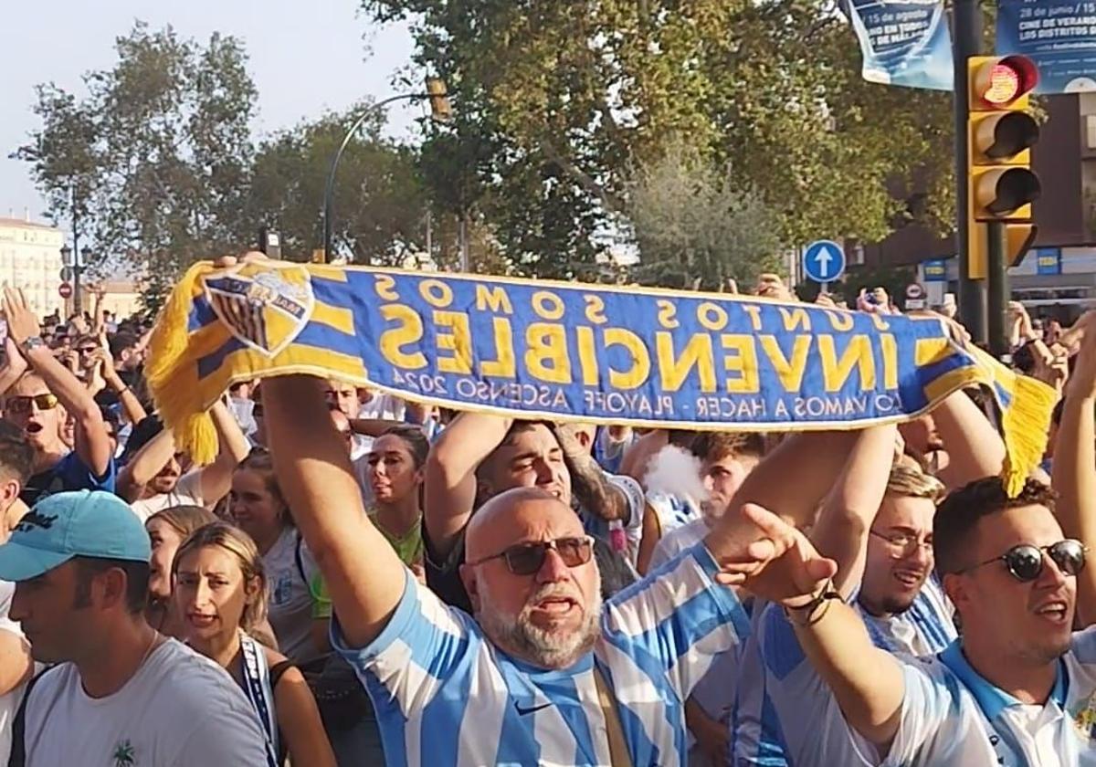 Más de 400 malaguistas van del Centro a La Rosaleda para apoyar al equipo en el primer partido en casa