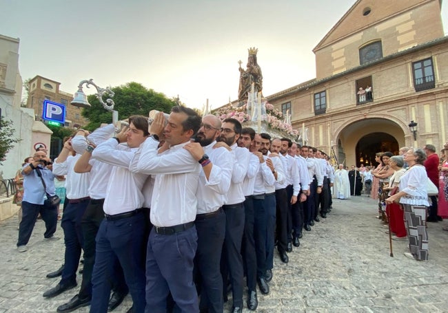 La Patrona de Málaga, después de su salida desde el santuario.