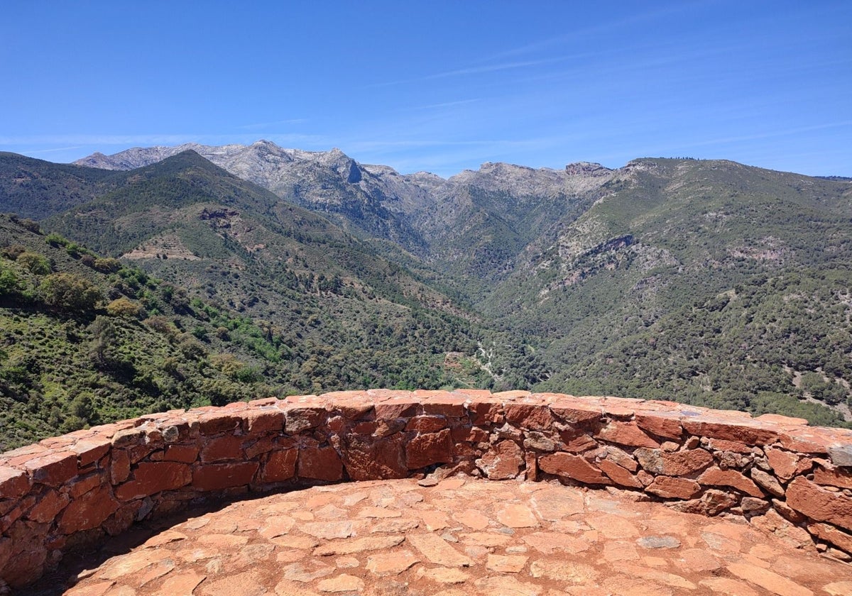 Nuevo mirador en la sierra.