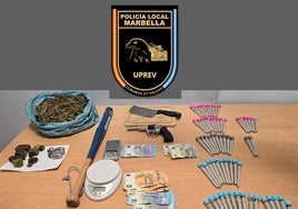 Dos detenidos tras desmantelar dos locales dedicados a la venta de droga en Marbella