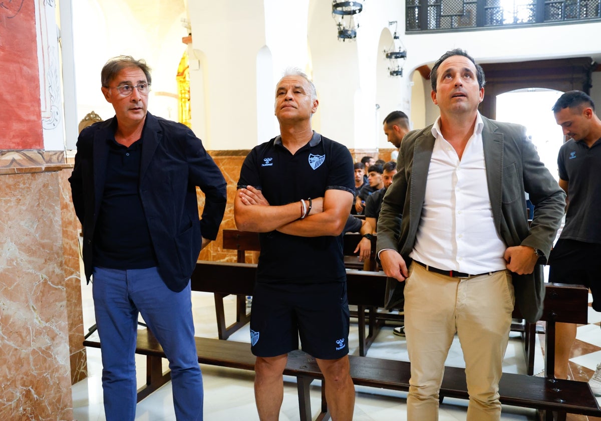 Loren Juarros, Sergio Pellicer y Kike Pérez, en la visita de hace unos días a la Divina Pastora en Capuchinos.