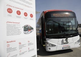 El autobús autónomo, durante su fase de pruebas en Málaga.