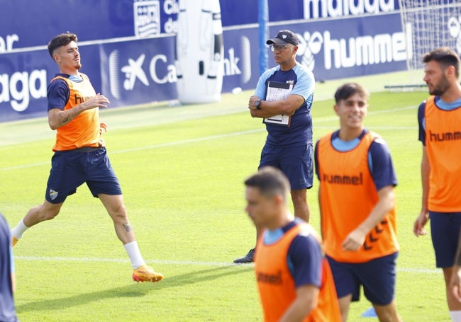 Los malaguistas, en el entrenamieto de este viernes en La Rosaleda.