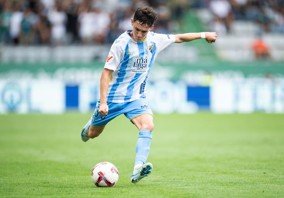 Aarón Ochoa, en el debut liguero del Málaga en Ferrol.