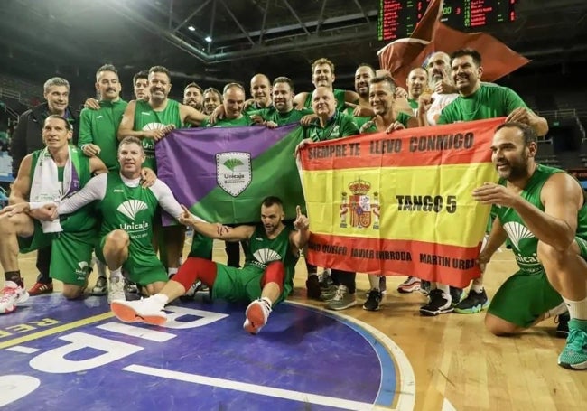 Los veteranos del Unicaja, el verano pasado en el Mundial FIMBA celebrado en Argentina.