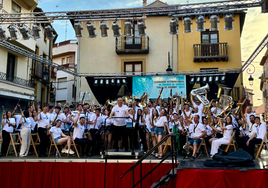 Los componentes de la banda de música Nuestra Señora de la Paz en el certamen.