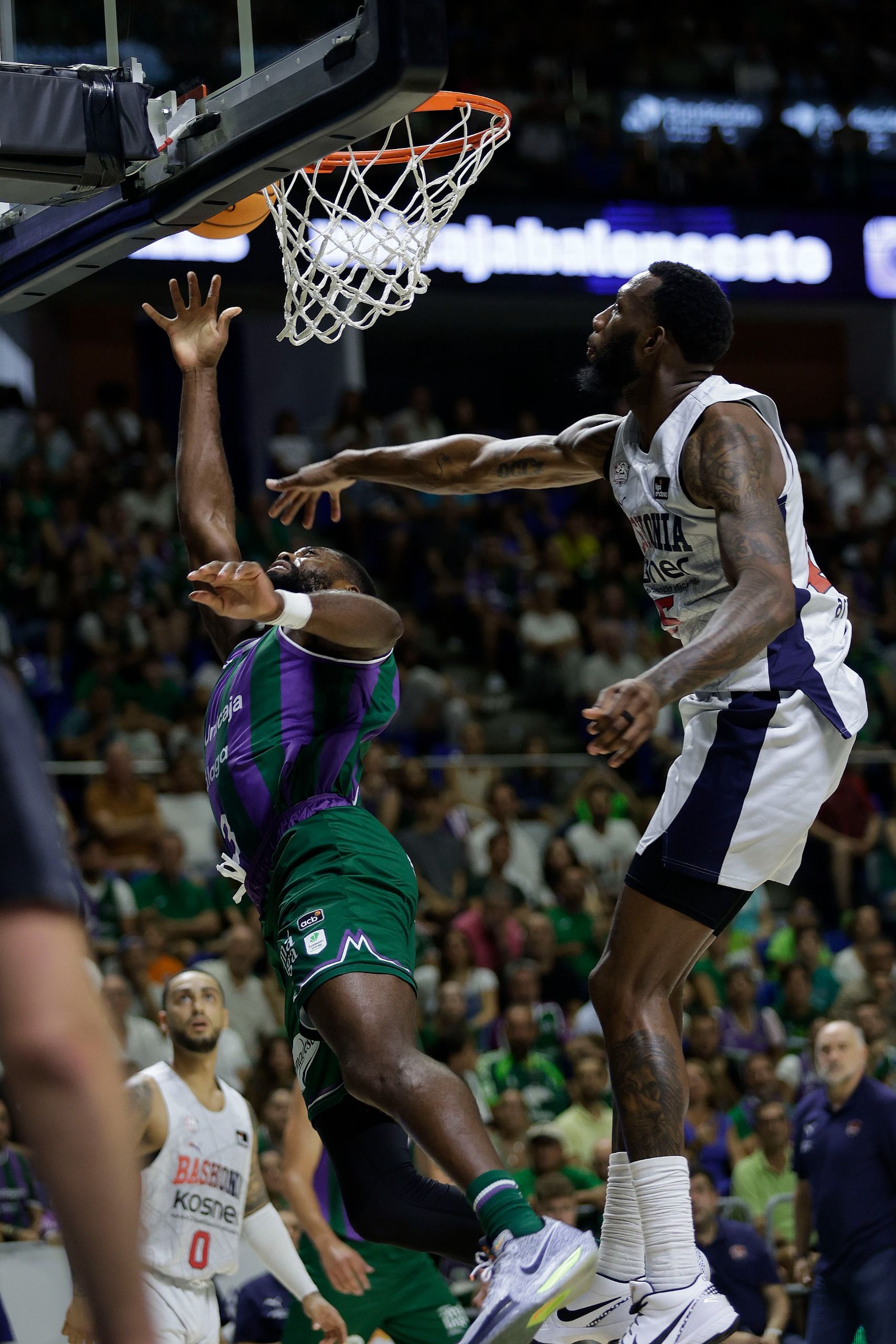 El Unicaja - Baskonia del Torneo Costa del Sol, en imágenes