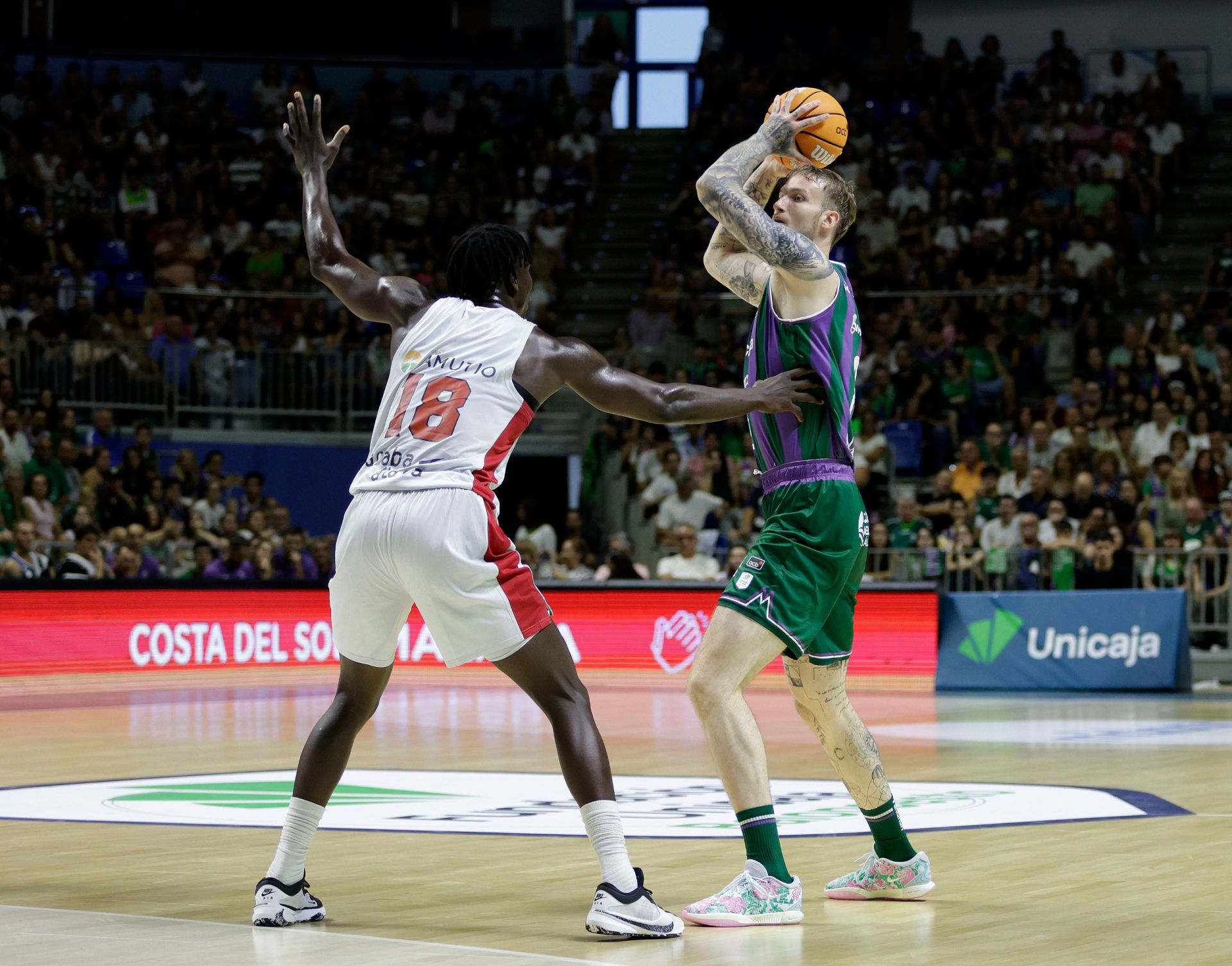 El Unicaja - Baskonia del Torneo Costa del Sol, en imágenes