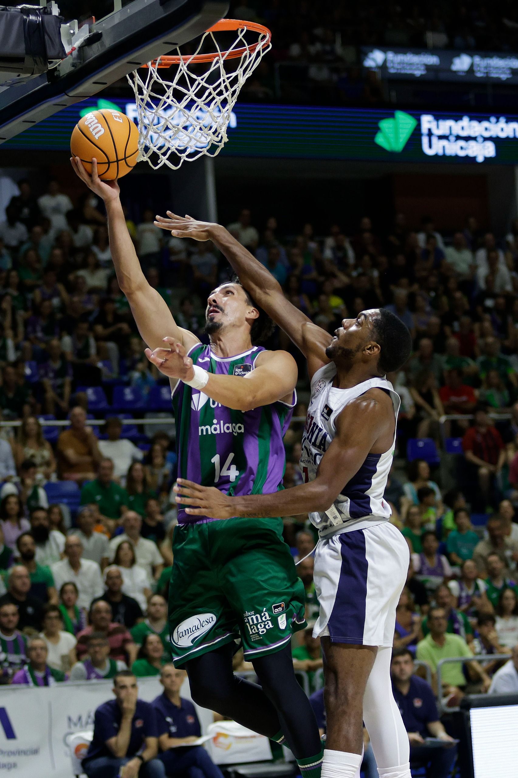 El Unicaja - Baskonia del Torneo Costa del Sol, en imágenes