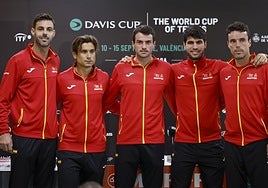 Granollers, Ferrer (capitán),Martínez, Alcaraz y Bautista, en la rueda de prensa de este lunes del equipo español.