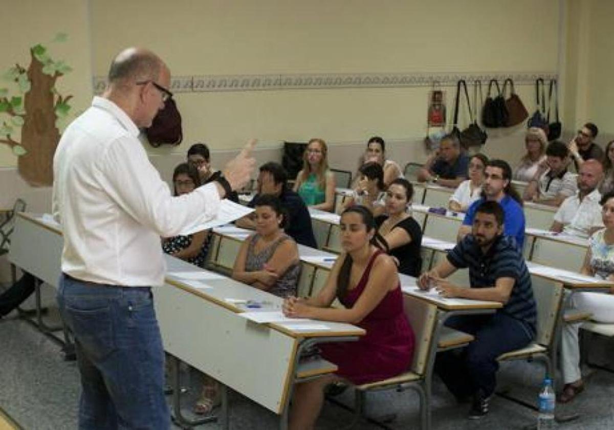 La Junta lanza una campaña para cubrir a más de 1.000 docentes de bajas en Andalucía