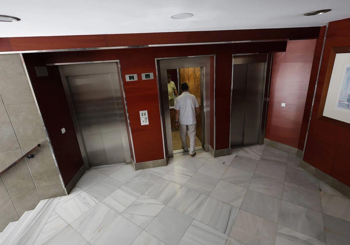 Ayuda para la instalación de ascensores en los edificios de Málaga