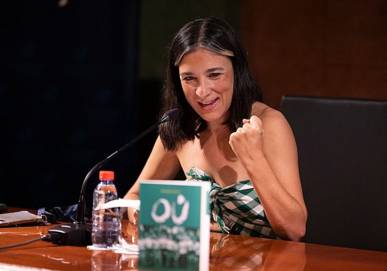 La creadora malagueña Alessandra García presenta su libro teatral 'OÚ' en el Aula de Cultura de SUR.