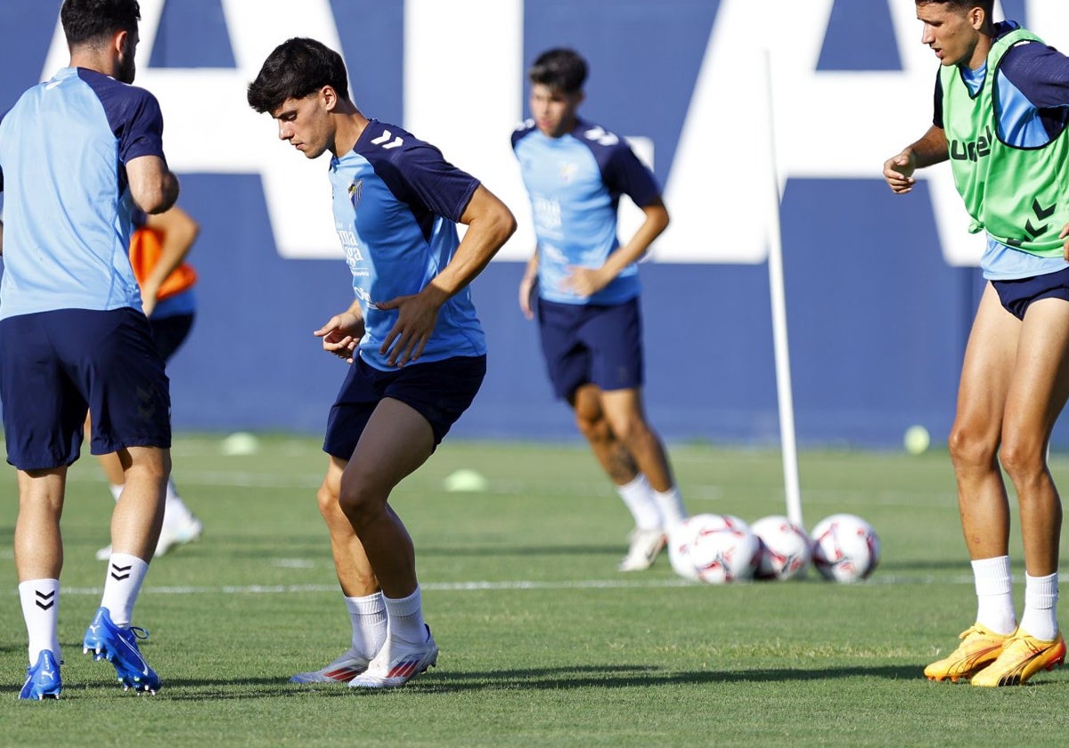 Lobete, en un entrenamiento del Málaga antes de su lesión.