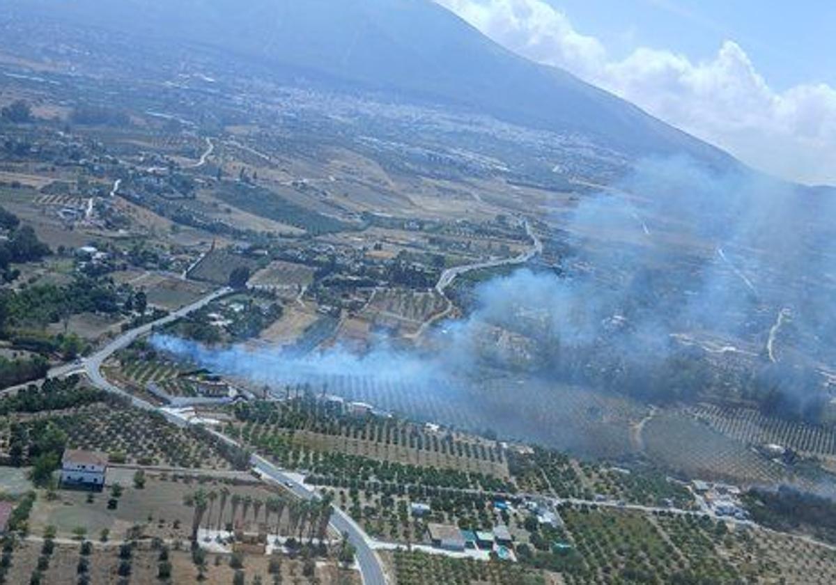 Controlado el incendio declarado en Alhaurín el Grande