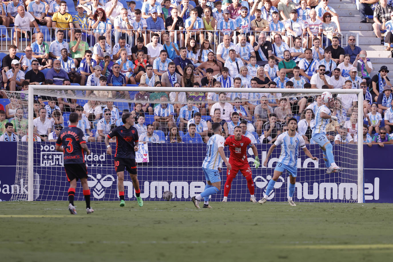 El Málaga-Huesca, en imágenes