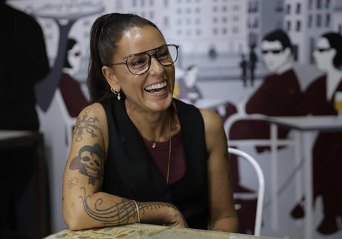 La Mari, en el Café Bruselas, en la plaza de la Merced.