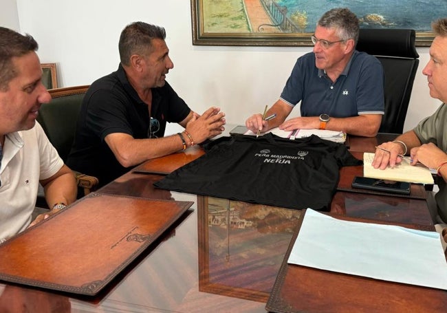 Reunión de trabajo en el Ayuntamiento de Nerja.