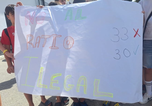 Una pancarta que se visibilizó en la protesta durante el pasado lunes.