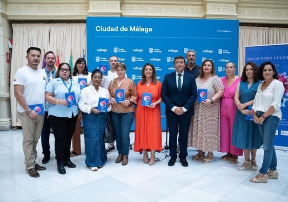 El auditorio Eduardo Ocón acoge un encuentro intercultural con actuaciones tradicionales