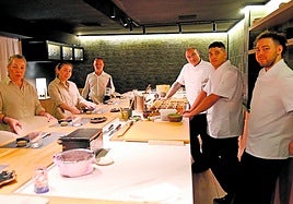 Puro Sushi: Poke japonés y dos menús en una barra con muchas historias