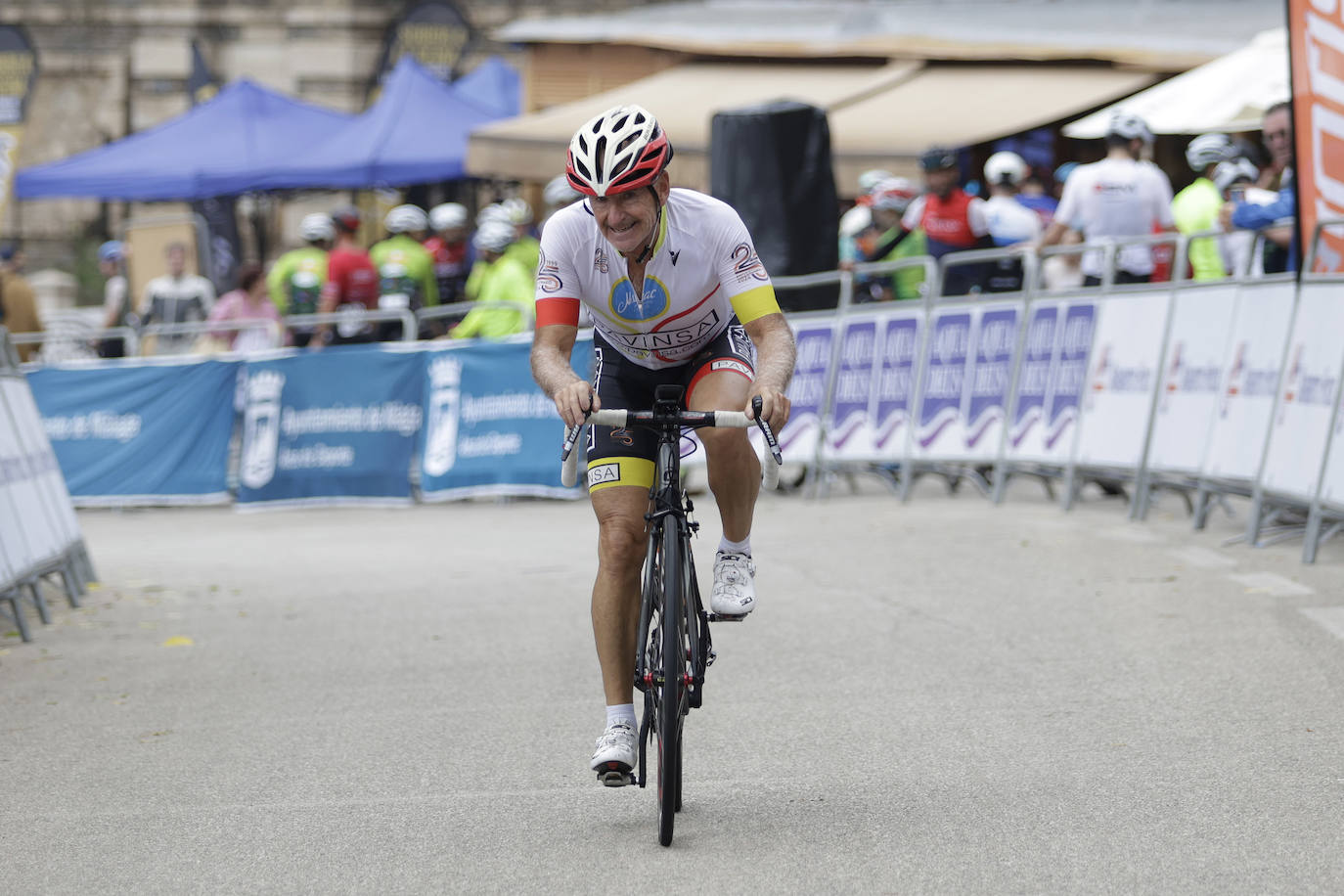 Casi 500 ciclistas participan en la Subida a la Fuente de la Reina