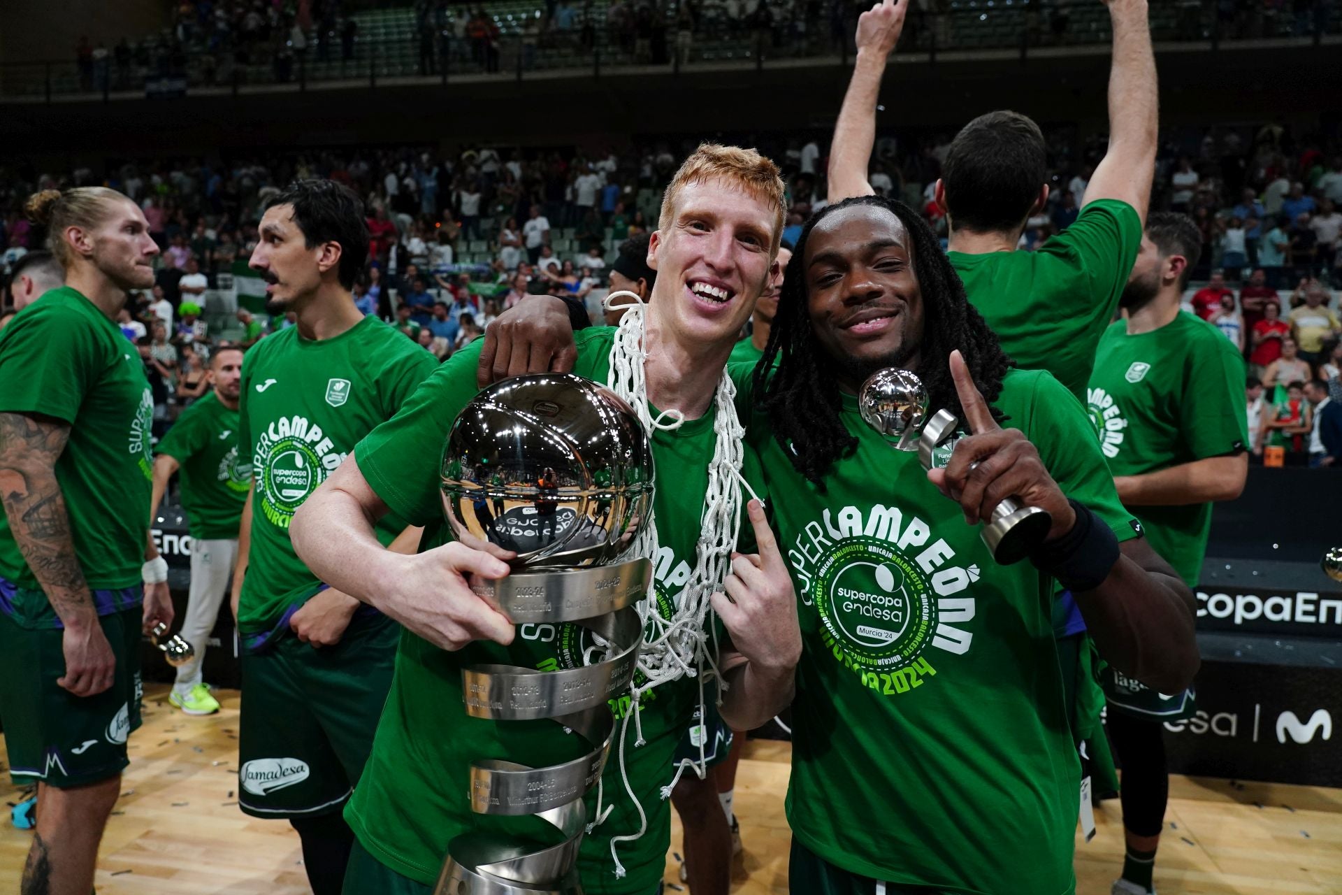 Díaz y Perry, con la Supercopa