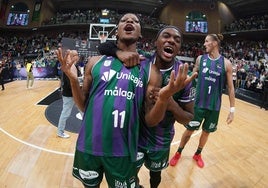 Carter y Perry celebran la Supercopa conquistada en Murcia.