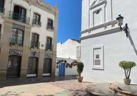 La futura biblioteca se ubicará en un solar junto al Balcón de Europa de Nerja.