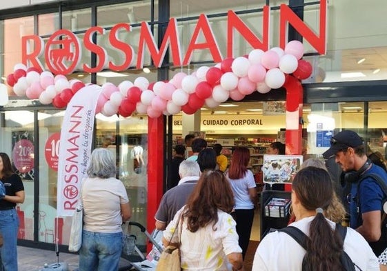 Inauguración de la primera tienda de Rossmann en Málaga.