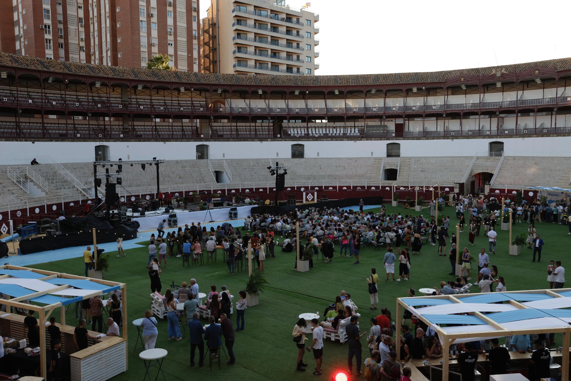 La Noche de los Libros en La Malagueta, en imágenes