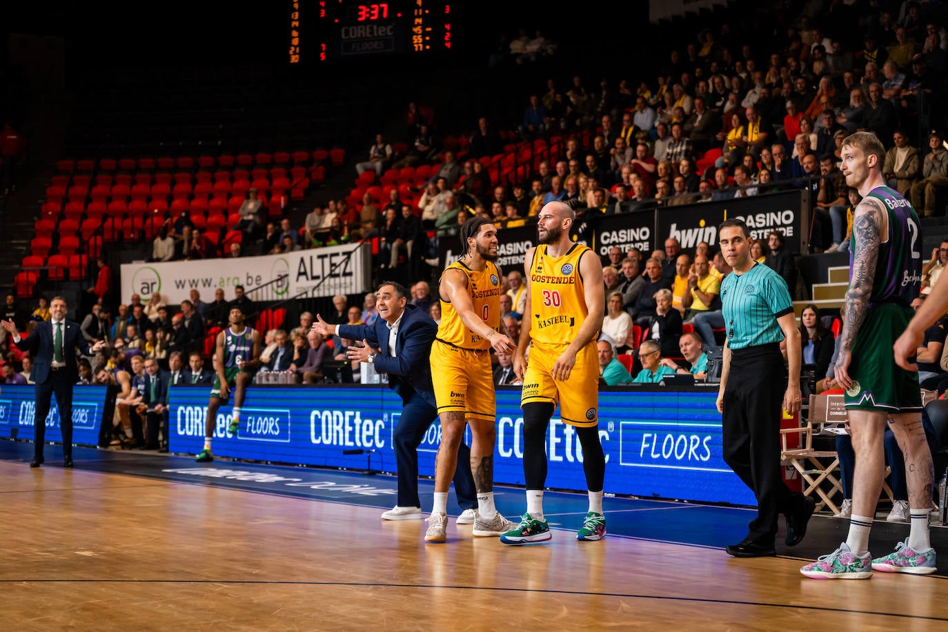 El Oostende-Unicaja de la primera jornada, en imágenes