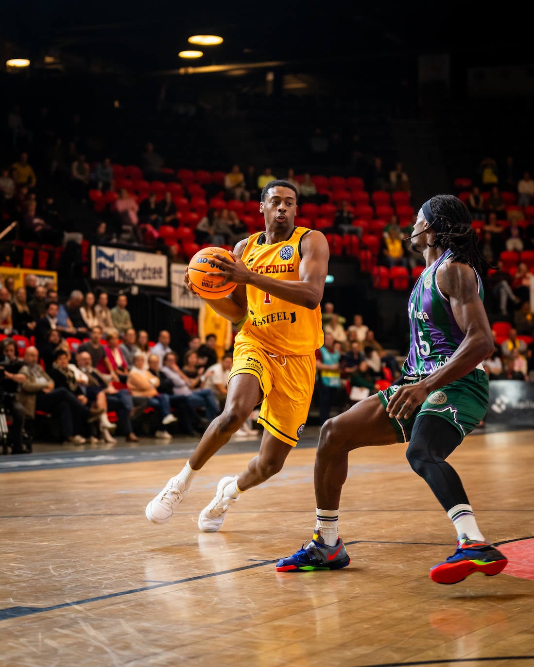 El Oostende-Unicaja de la primera jornada, en imágenes