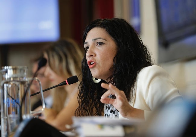 La portavoz de Con Málaga, Toni Morillas, durante el debate en el pleno.