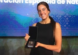 María de Valdés recibe la Medalla al Mérito Deportivo de la Federación Española de Natación