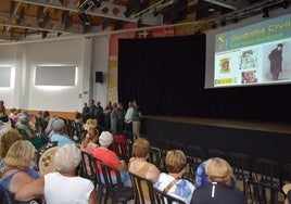 Asistentes a la charla organizada por la Guardia Civil.