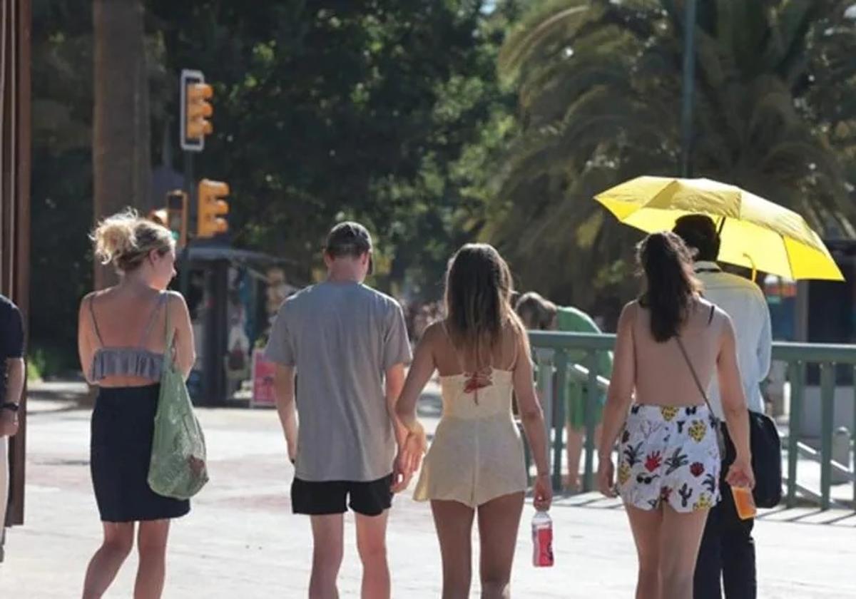 El calor se notará con fuerza este fin de semana en Málaga.