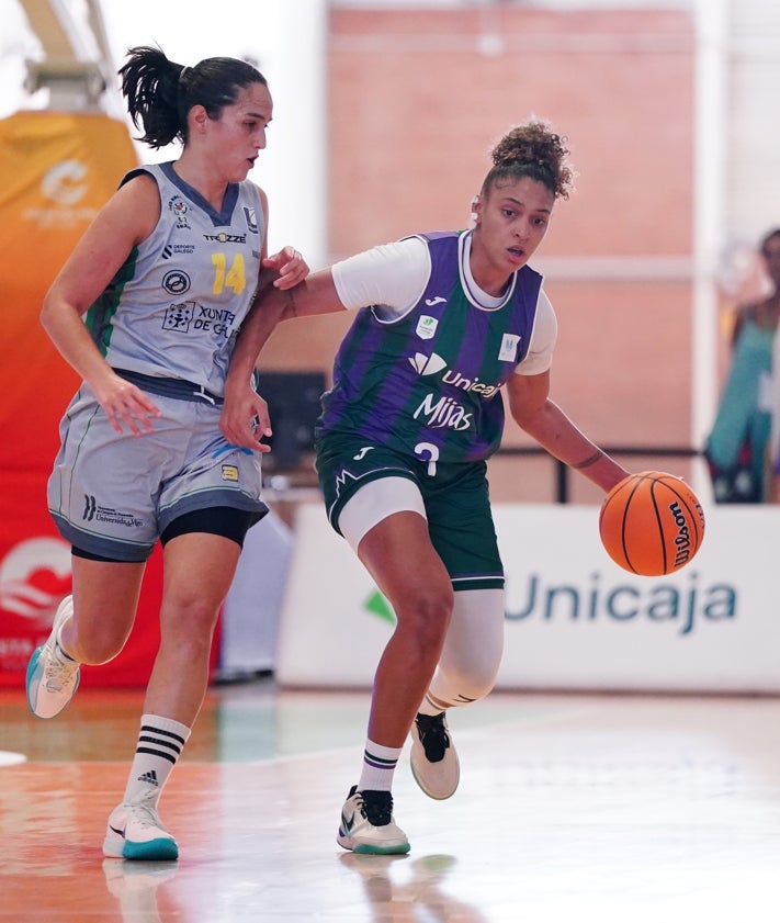 Imagen secundaria 2 - El Unicaja Mijas se luce ante su público con una sólida victoria