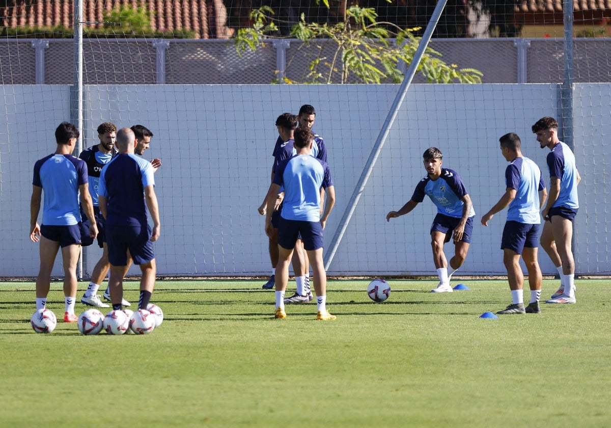 Los malaguistas, en un entrenamiento reciente.