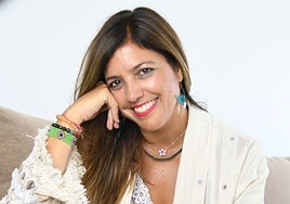 La psicóloga Laura Chica cumple diez años como escritora.