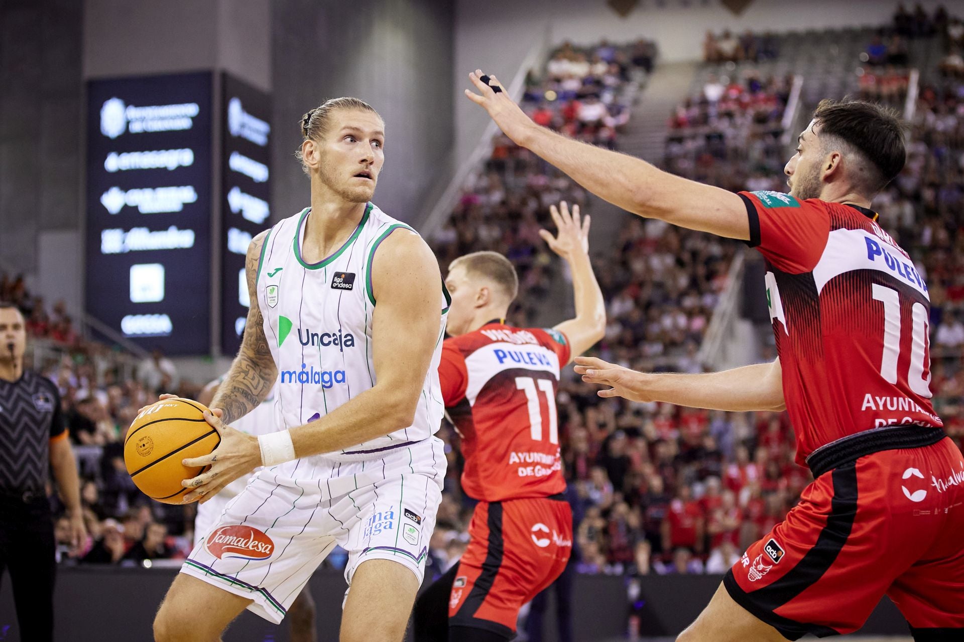 El triunfo del Unicaja en Granada, en imágenes