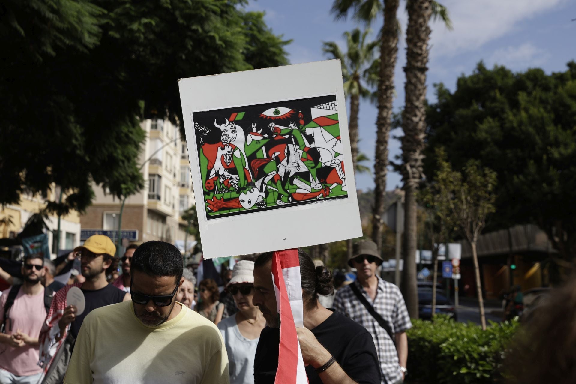 Más de mil personas salen a la calle en Málaga para pedir la paz en Palestina