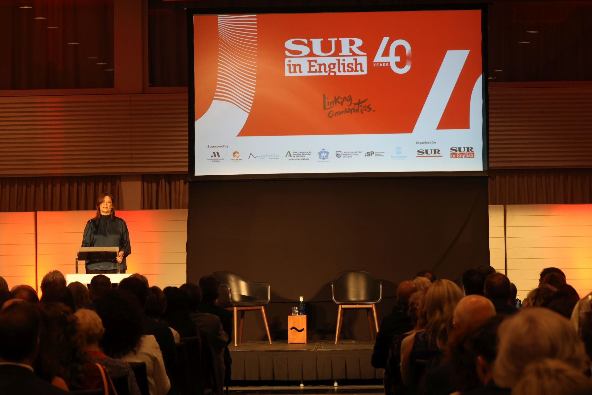 SUR in English: cuatro décadas conectando comunidades
