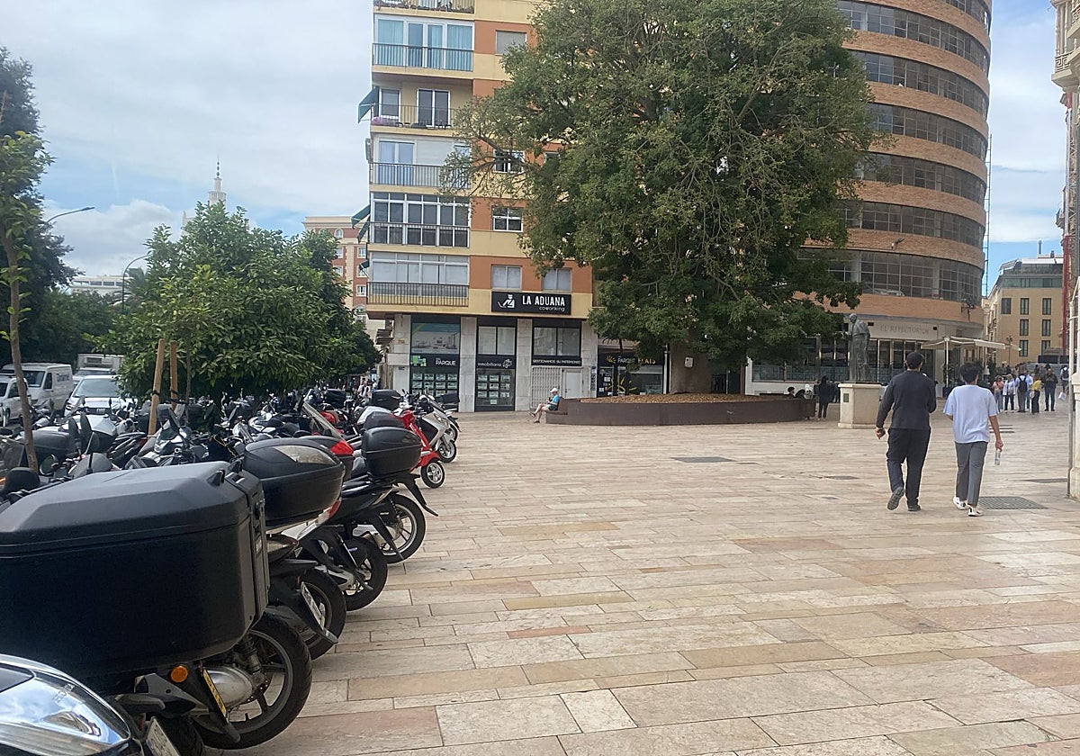 Vista de la amplitud de la acera.